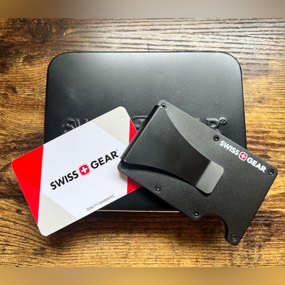 SWISSGEAR Aluminum RFID Minimalist Wallet